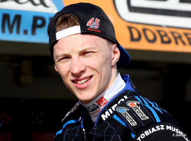 Byki na torze! ( zdjęcia)