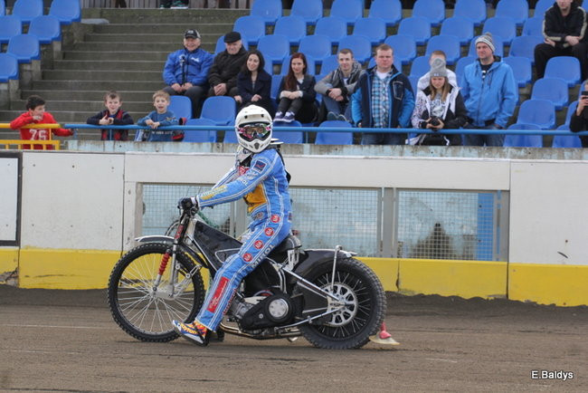 Byki na torze! ( zdjęcia)