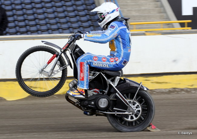 Byki na torze! ( zdjęcia)