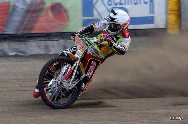 Byki na torze! ( zdjęcia)