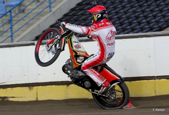 Byki na torze! ( zdjęcia)