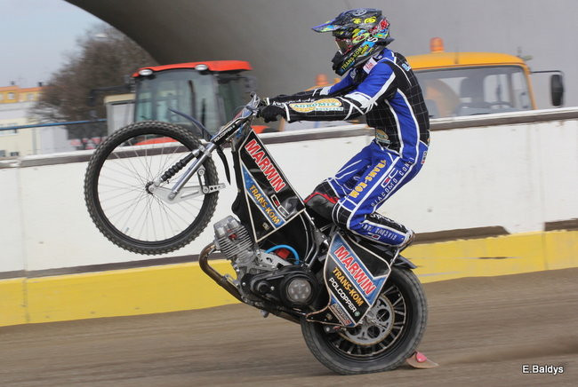 Byki na torze! ( zdjęcia)