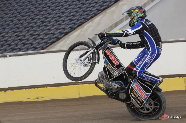 Byki na torze! ( zdjęcia)