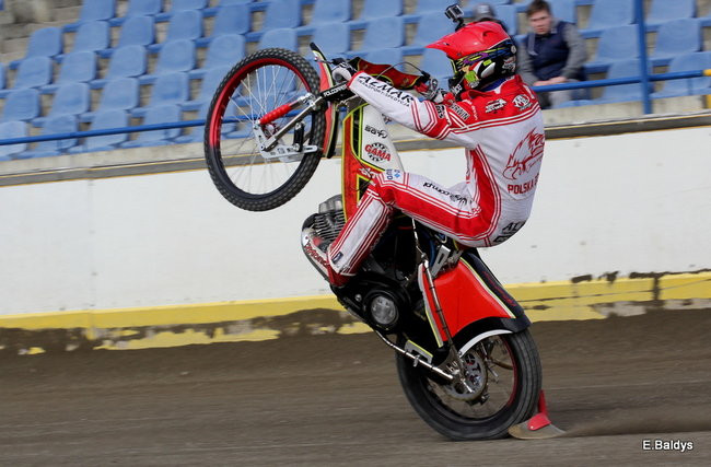 Byki na torze! ( zdjęcia)