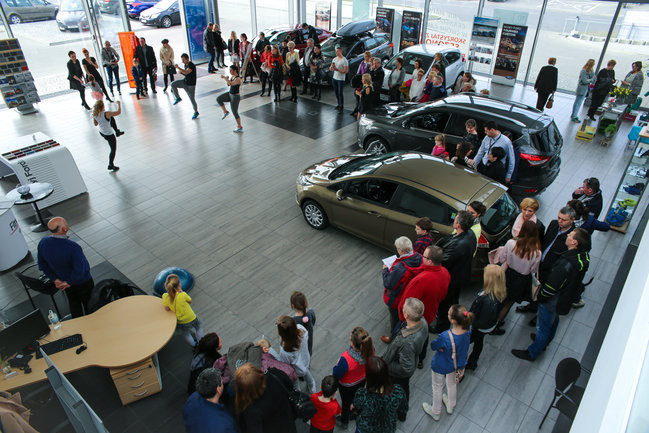 Dzień Kobiet w Ciesiółka Auto Group (zdjęcia)