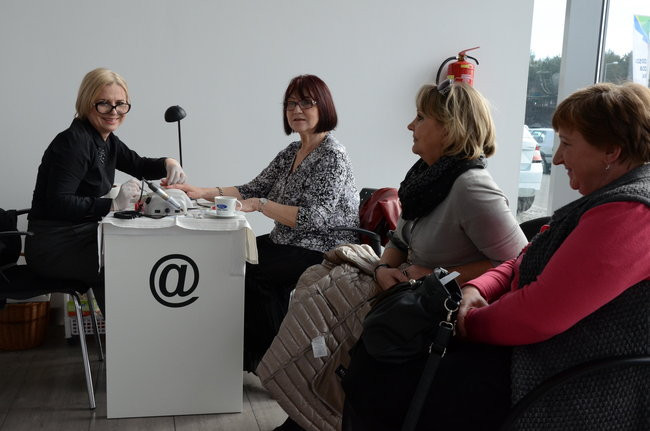 Dzień Kobiet w Ciesiółka Auto Group (zdjęcia)