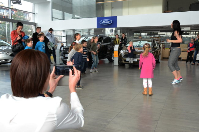 Dzień Kobiet w Ciesiółka Auto Group (zdjęcia)