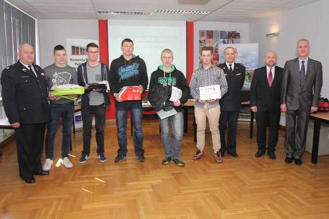 Pożarnicze zmagania w straży (zdjęcia)