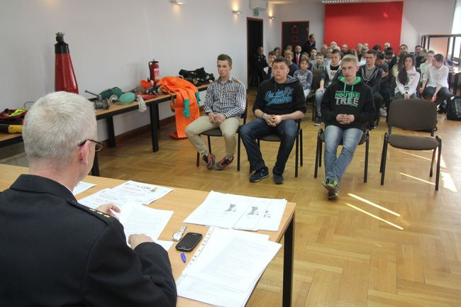 Pożarnicze zmagania w straży (zdjęcia)