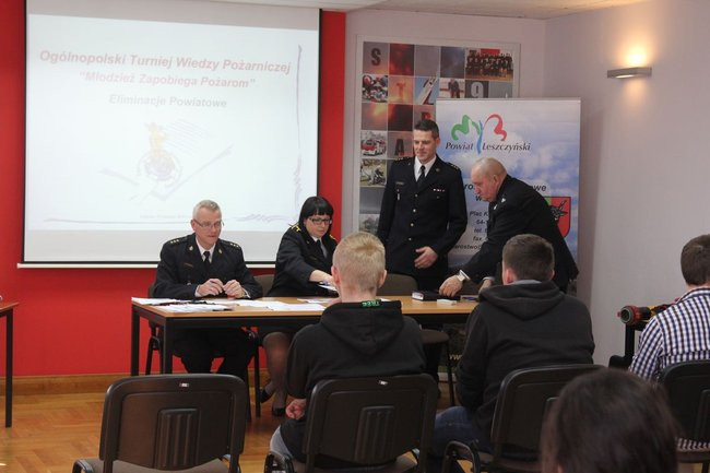 Pożarnicze zmagania w straży (zdjęcia)