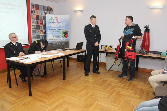 Pożarnicze zmagania w straży (zdjęcia)