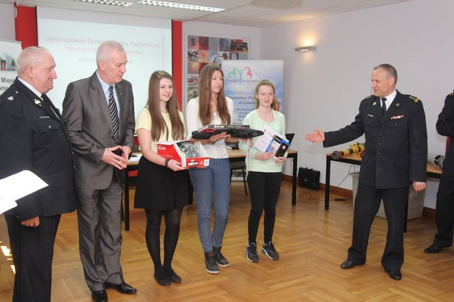 Pożarnicze zmagania w straży (zdjęcia)