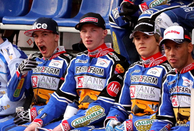 Byki lepsze od Jaskółek (zdjęcia)