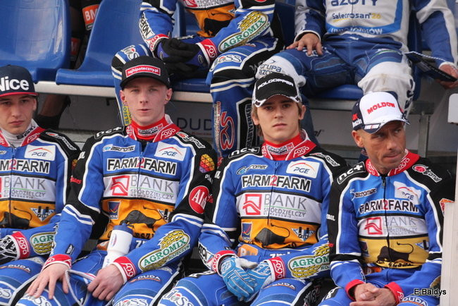 Byki lepsze od Jaskółek (zdjęcia)