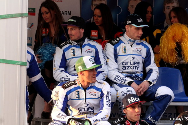 Byki lepsze od Jaskółek (zdjęcia)