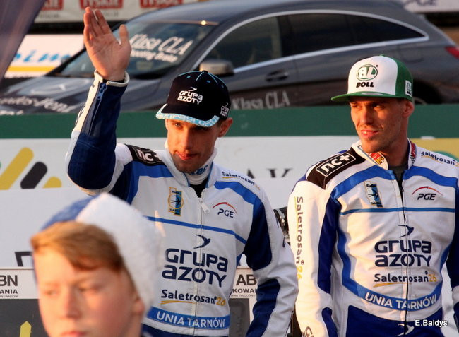 Byki lepsze od Jaskółek (zdjęcia)