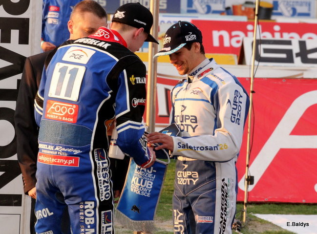 Byki lepsze od Jaskółek (zdjęcia)