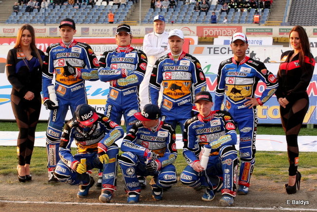 Byki lepsze od Jaskółek (zdjęcia)