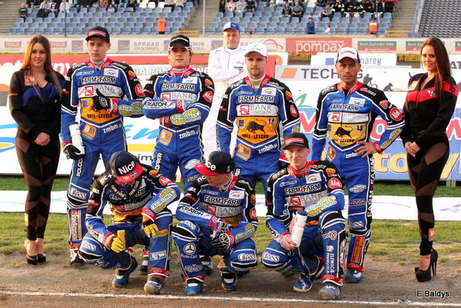 Byki lepsze od Jaskółek (zdjęcia)