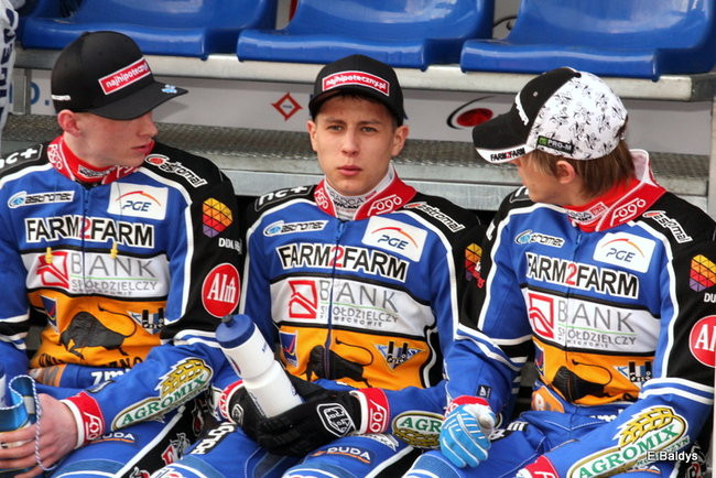 Byki lepsze od Jaskółek (zdjęcia)