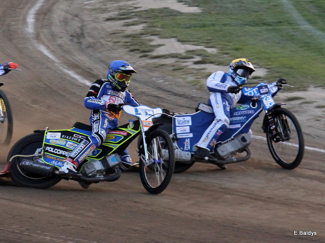 Byki lepsze od Jaskółek (zdjęcia)