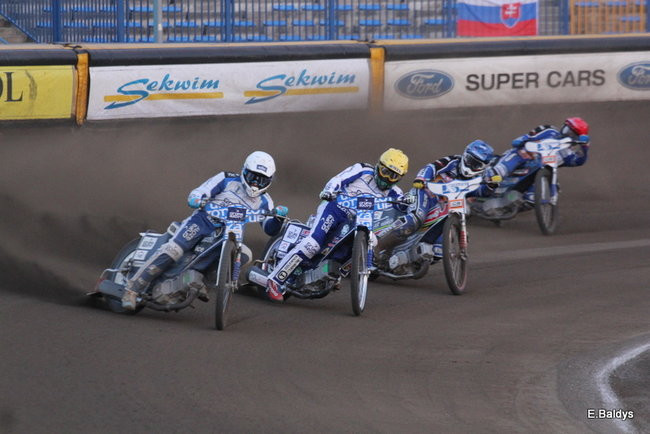 Byki lepsze od Jaskółek (zdjęcia)