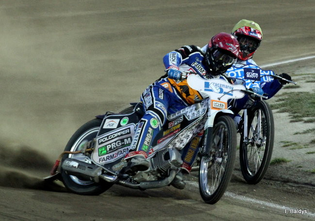 Byki lepsze od Jaskółek (zdjęcia)