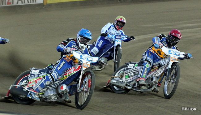 Byki lepsze od Jaskółek (zdjęcia)