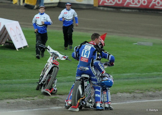 Byki lepsze od Jaskółek (zdjęcia)