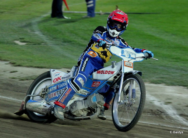 Byki lepsze od Jaskółek (zdjęcia)