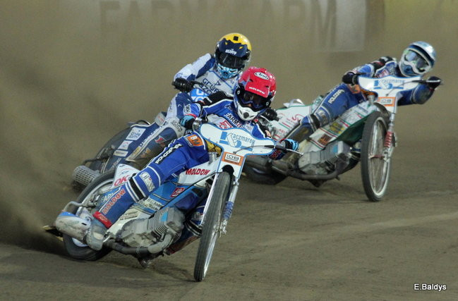 Byki lepsze od Jaskółek (zdjęcia)