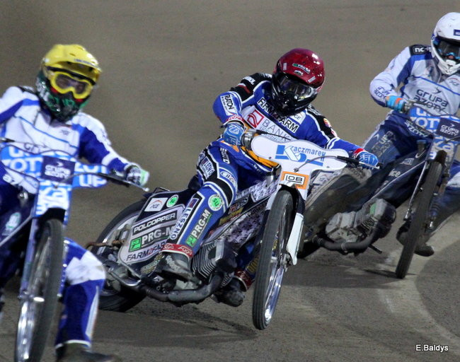 Byki lepsze od Jaskółek (zdjęcia)