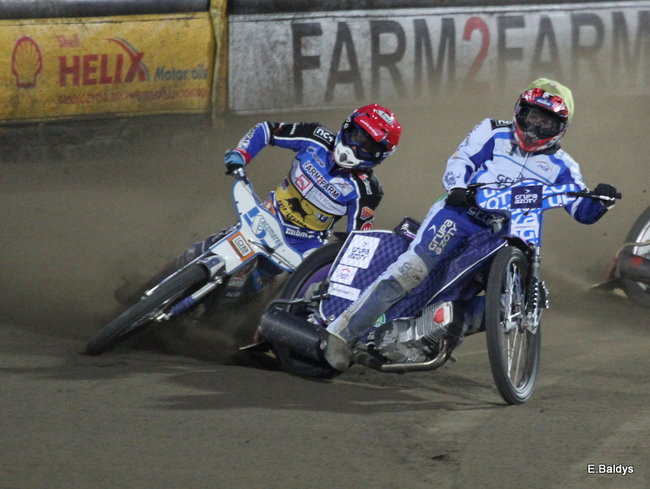 Byki lepsze od Jaskółek (zdjęcia)