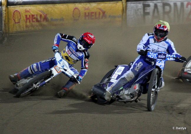 Byki lepsze od Jaskółek (zdjęcia)