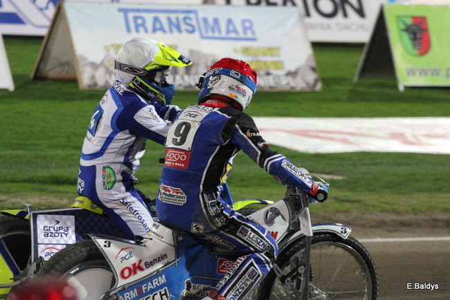 Byki lepsze od Jaskółek (zdjęcia)