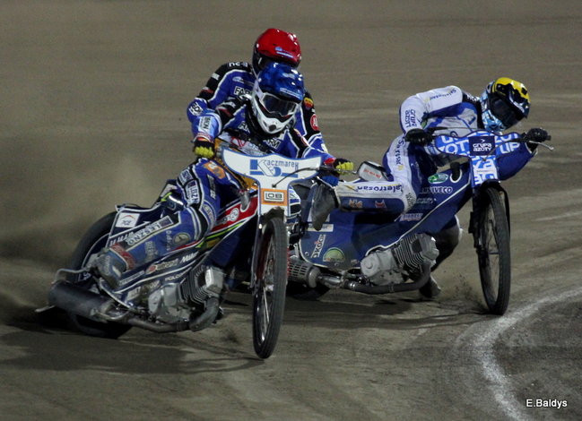 Byki lepsze od Jaskółek (zdjęcia)