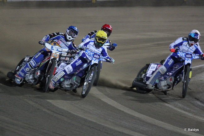 Byki lepsze od Jaskółek (zdjęcia)