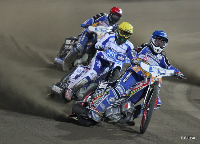 Byki lepsze od Jaskółek (zdjęcia)