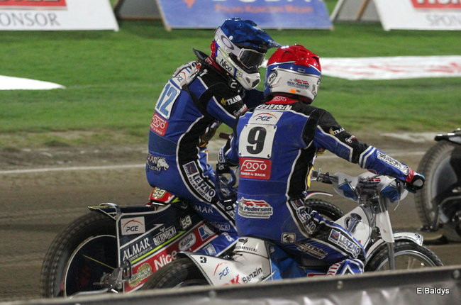 Byki lepsze od Jaskółek (zdjęcia)