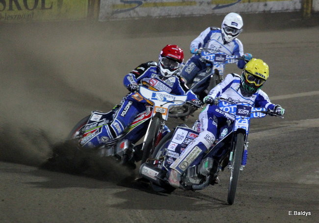 Byki lepsze od Jaskółek (zdjęcia)