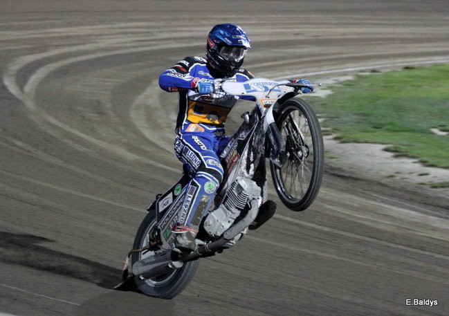 Byki lepsze od Jaskółek (zdjęcia)