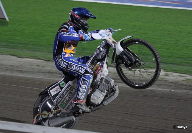 Byki lepsze od Jaskółek (zdjęcia)