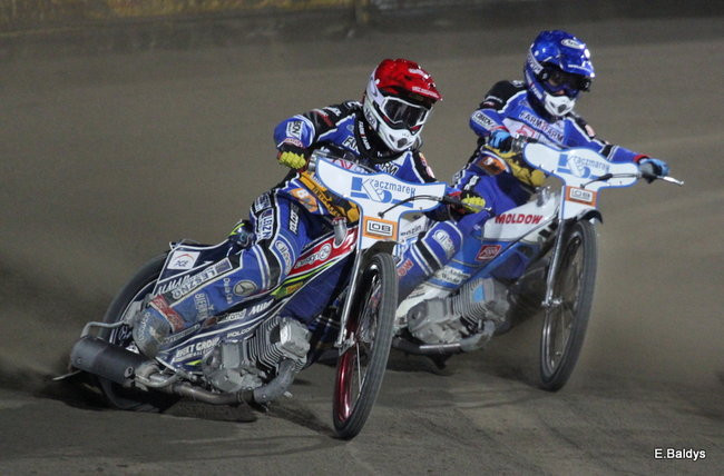 Byki lepsze od Jaskółek (zdjęcia)