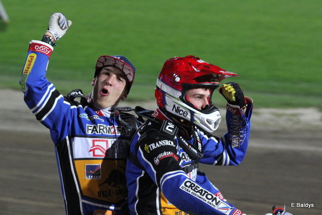 Byki lepsze od Jaskółek (zdjęcia)