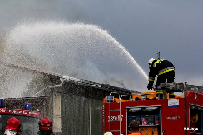Pożar stolarni we Włoszakowicach (zdjęcia)
