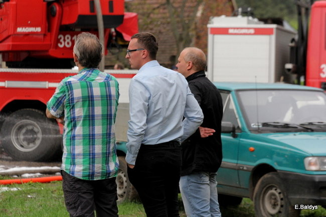 Pożar stolarni we Włoszakowicach (zdjęcia)