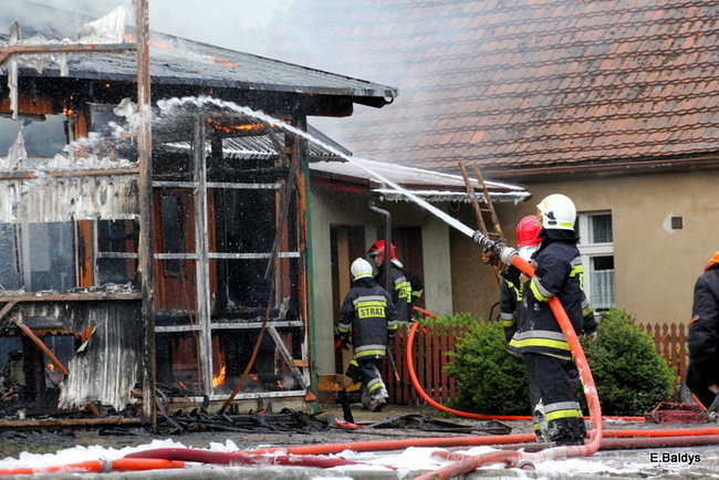 Pożar stolarni we Włoszakowicach (zdjęcia)