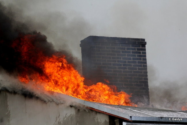 Pożar stolarni we Włoszakowicach (zdjęcia)