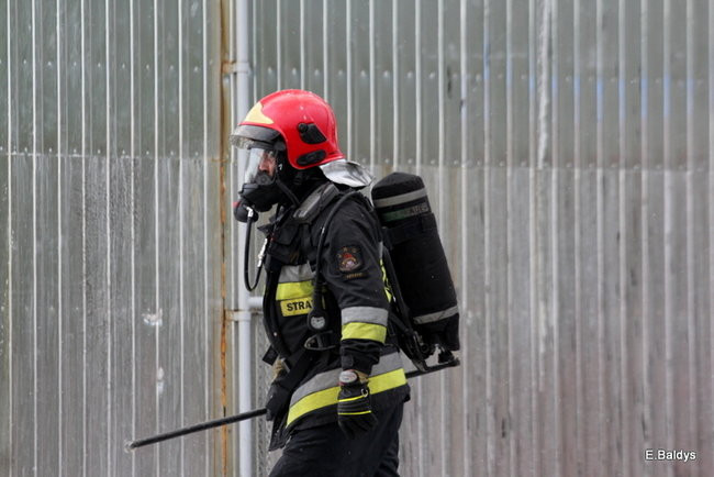 Pożar stolarni we Włoszakowicach (zdjęcia)