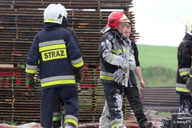 Pożar stolarni we Włoszakowicach (zdjęcia)